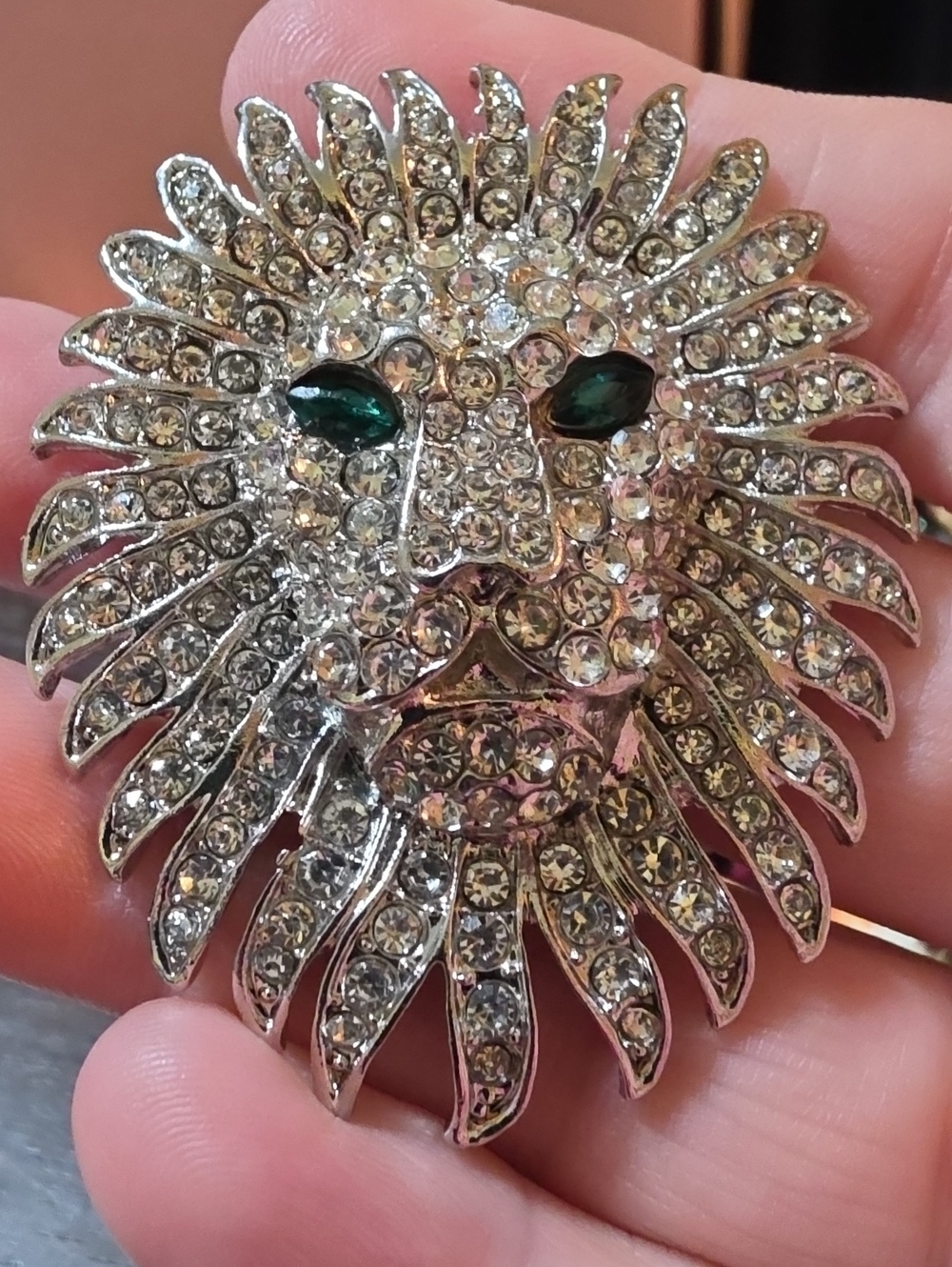 A153- Crystal Lion Head Brooch with Green Eyes